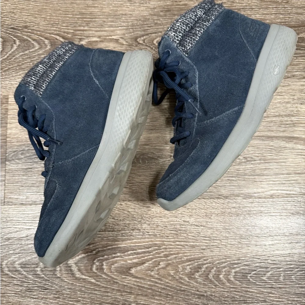 Skechers On The Go Shoes Womens 7.5 Navy Blue Suede Leather Boots Hi-Top Sneaker